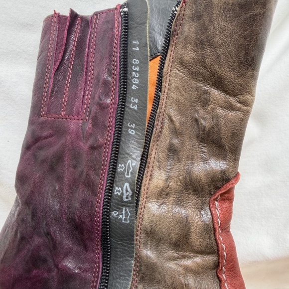 Think! Boots Womens Size 39 (8.5) Art to Wear Whimsigoth Button Detail Witchy - Picture 2 of 8